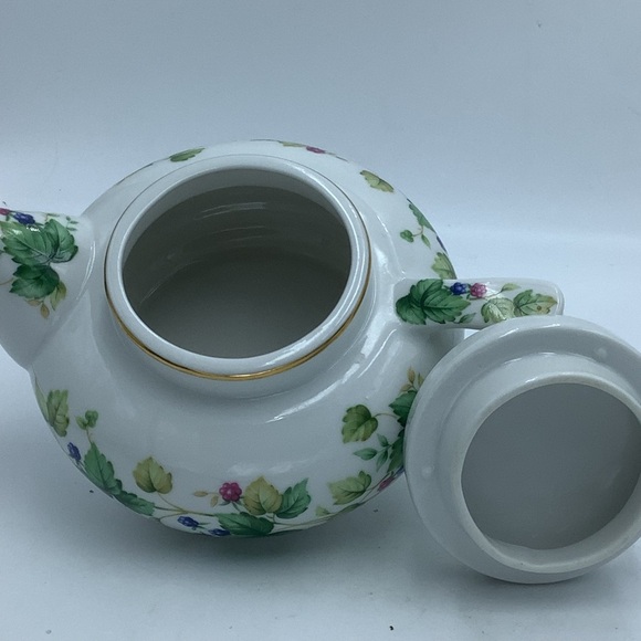 Andrea by Sadek Berry Patch Single Serving Ceramic Teapot - Picture 5 of 6